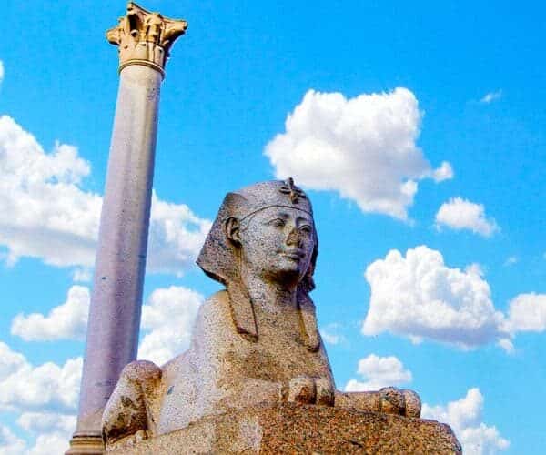 Pompeys Pillar tours